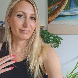 Meet your Posher, Annie-claude